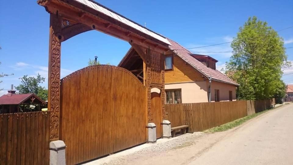 Emília vendégház Ciumani Exterior foto